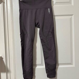 Gym shark leggings
